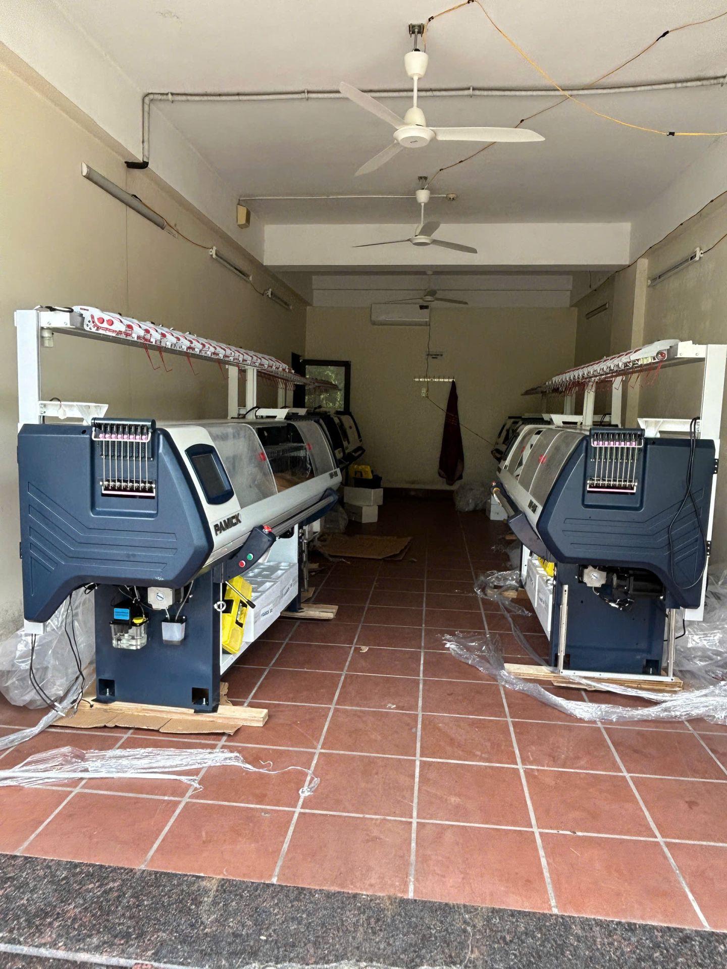 Hình ảnh bàn giao máy dệt bo cổ tại Long Biên, Hà Nội